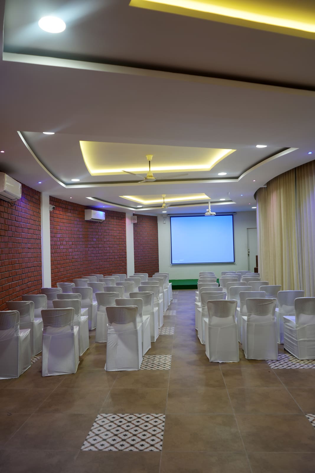 Meeting Hall - photo 3